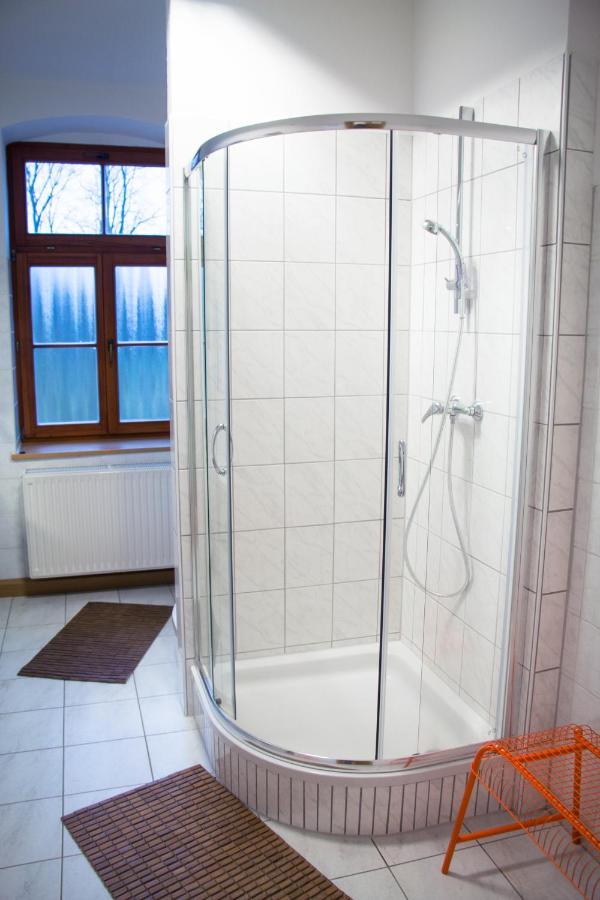 Teichcamp Hostel Grosshartmannsdorf Buitenkant foto