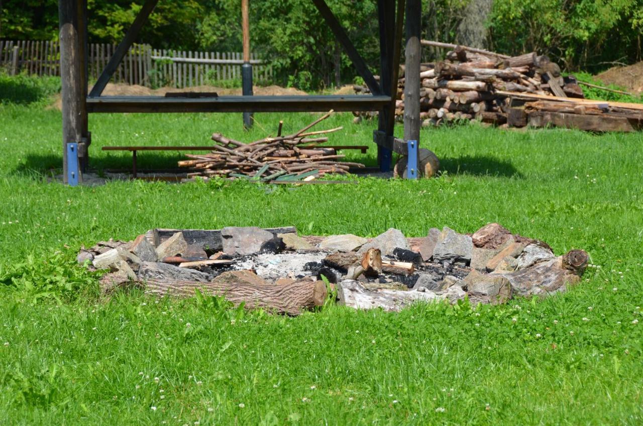 Teichcamp Hostel Grosshartmannsdorf Buitenkant foto