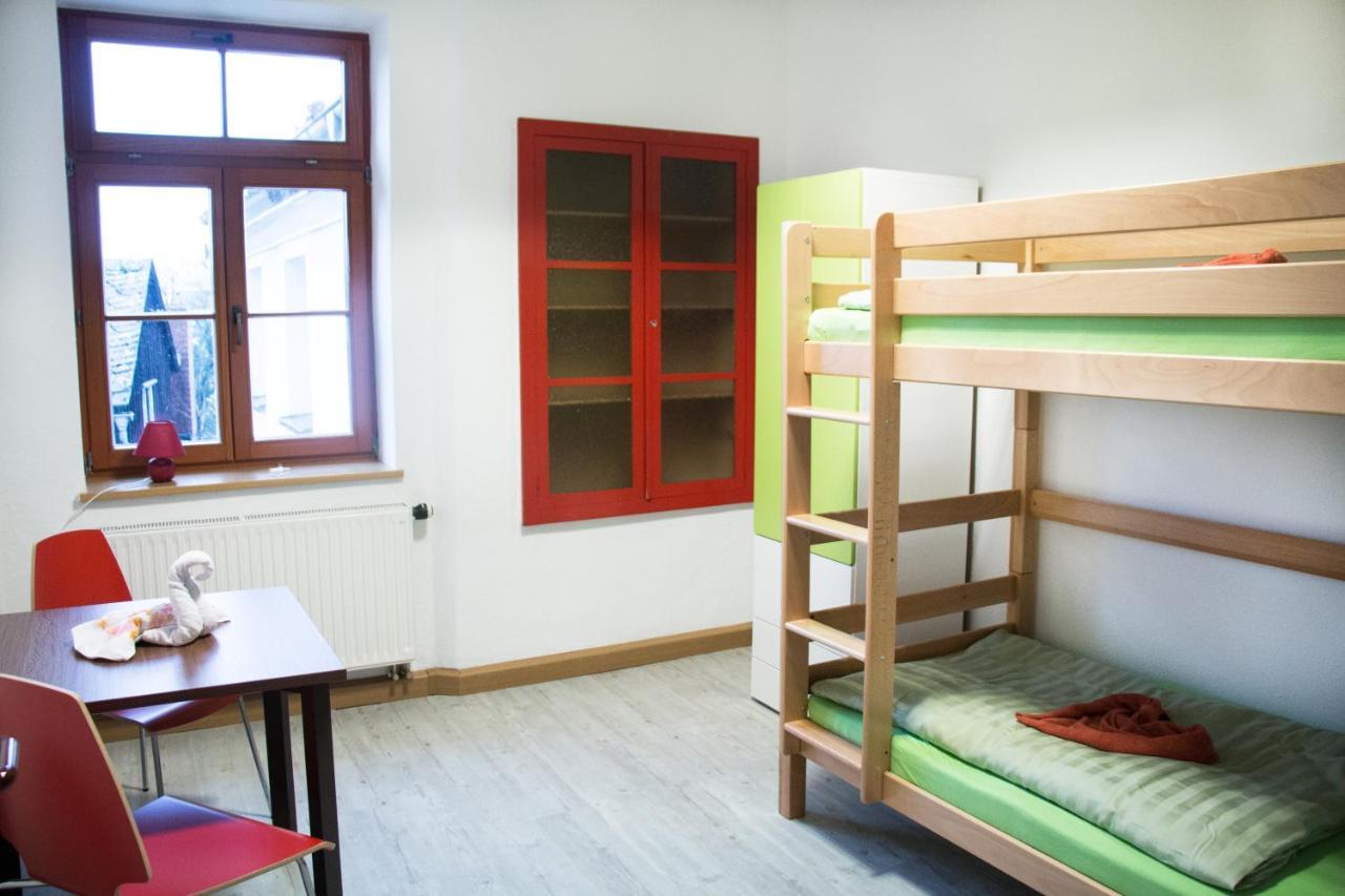 Teichcamp Hostel Grosshartmannsdorf Buitenkant foto