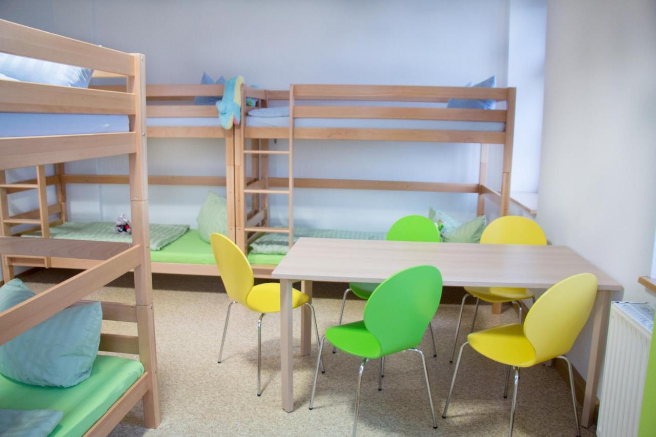 Teichcamp Hostel Grosshartmannsdorf Buitenkant foto