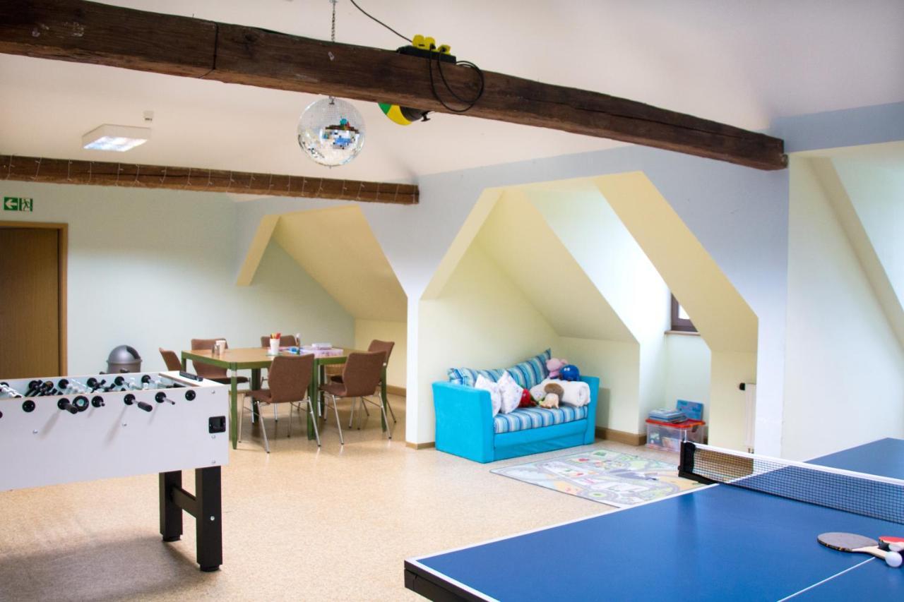 Teichcamp Hostel Grosshartmannsdorf Buitenkant foto