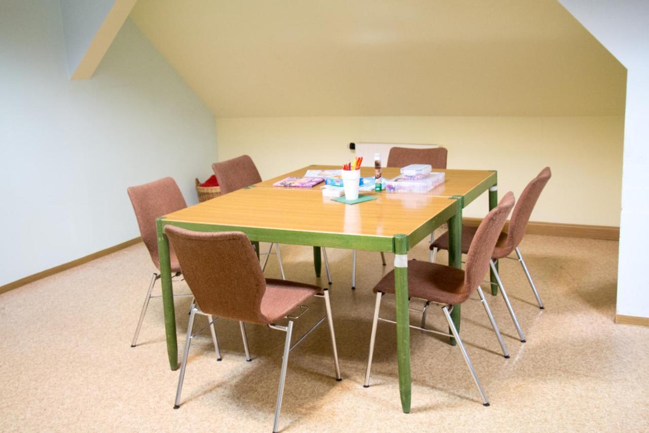 Teichcamp Hostel Grosshartmannsdorf Buitenkant foto