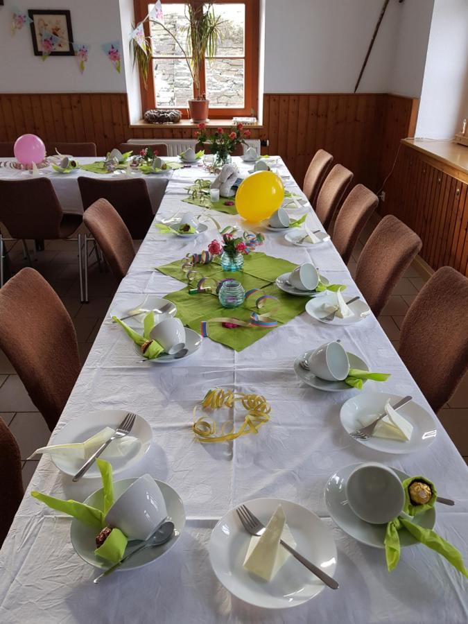 Teichcamp Hostel Grosshartmannsdorf Buitenkant foto