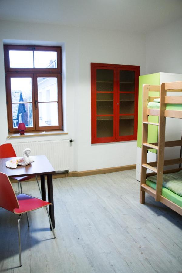 Teichcamp Hostel Grosshartmannsdorf Buitenkant foto